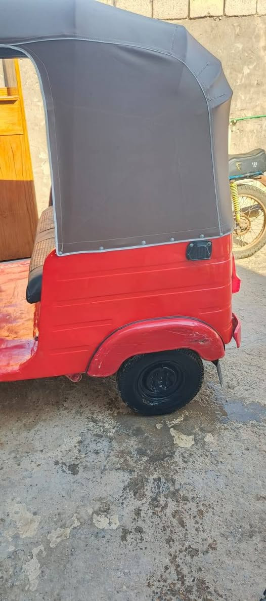 تكتك لبيع موديل ١٨ تكتك معمره دوس وصبغ جمالي سنويه بس استلم الوحات بعد رقم بابل السعر ٤ ملاين ونص وبيه مجال لطيبن لسفسار عل رقم ***********
