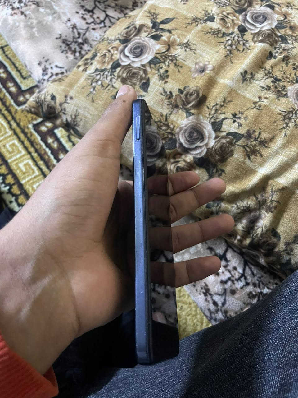 سلام عليكم تلفون للبيع نضيف مابي ايي عيب كلشي مابدل بي ذاكره256 سعر 180وبي مجال قليل مكاني كركوك حي العروبه امتواجد ماسنجر فقط وتساب ***********
