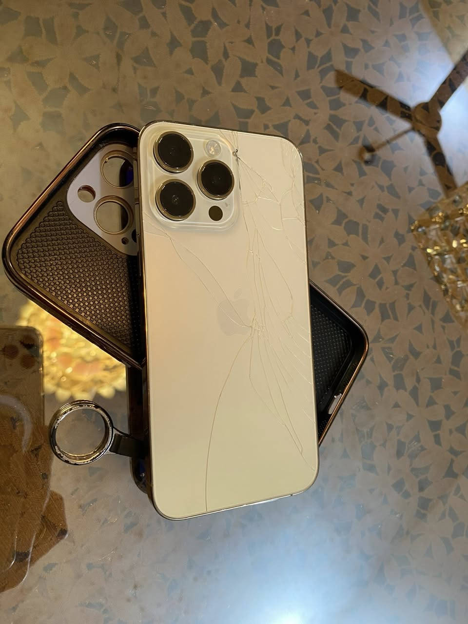 14برو ماكس نقطه بالشاشه وفطر بالضهر
ذاكرته256
ماستر شرق اوسط 
دبل خط للبيع
مكان بابل محاويل
***********
***********
