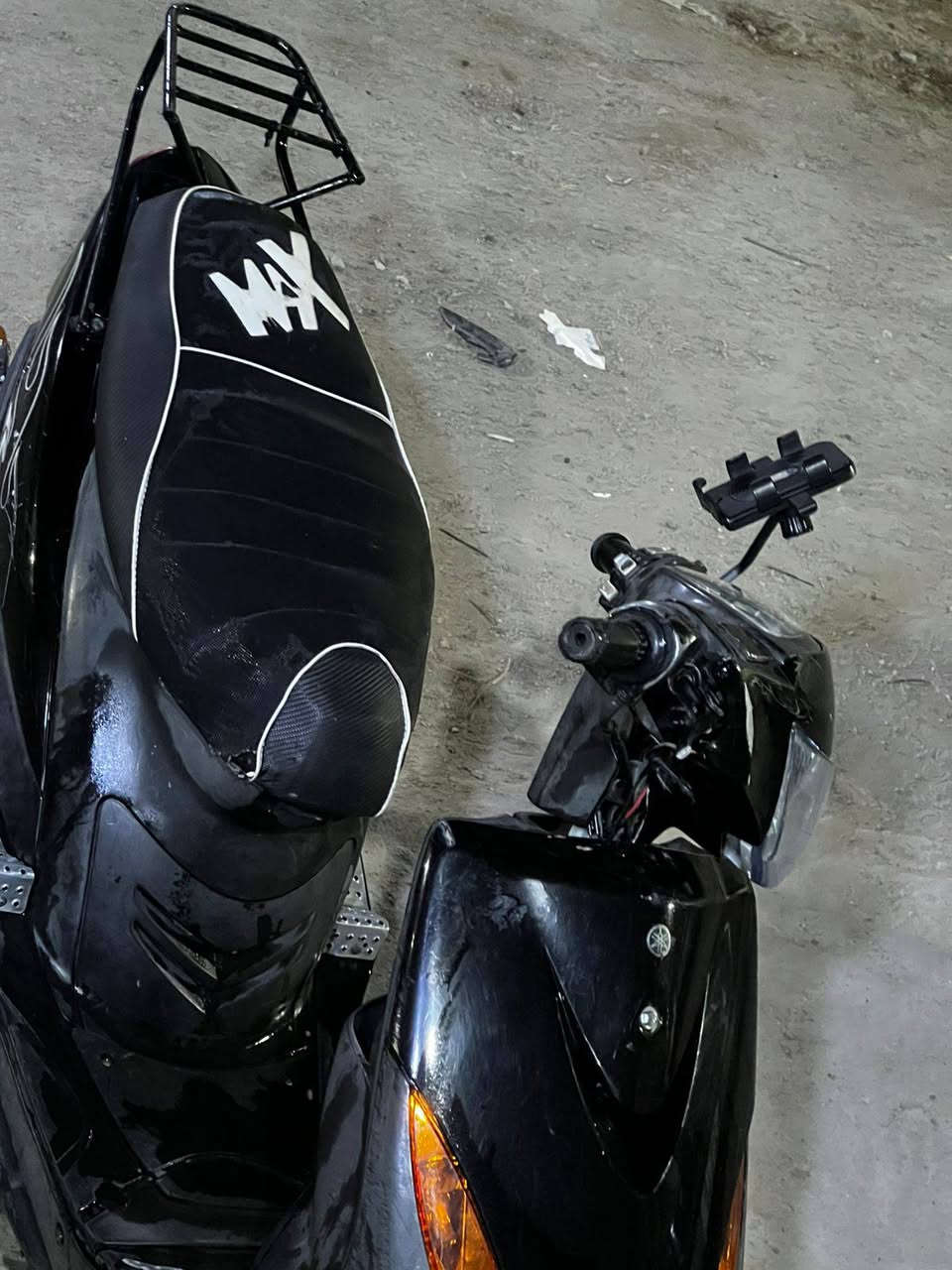 يالله سلام عليكم ماكس عدله للبيع صارله5اشهر منطالعه لدراجه من لحاويه بيه زنون وقبق افلاوين تزويد وياه اسبايد لبلادي لدراجه فقط بيه حادث بسيطه وتم تعميره لحيه ولكفر الكدام وبدلته فقط وماشيه52فقط ومبدله فقط بوشه ومعدل110وخير من الله نكره ب اي وقت ومكينه خرسه ولسعر700وبيه مجال ختم واحد الرقم***********وبي واتساب وتايرات جدد ولصبغه جديده وياله
