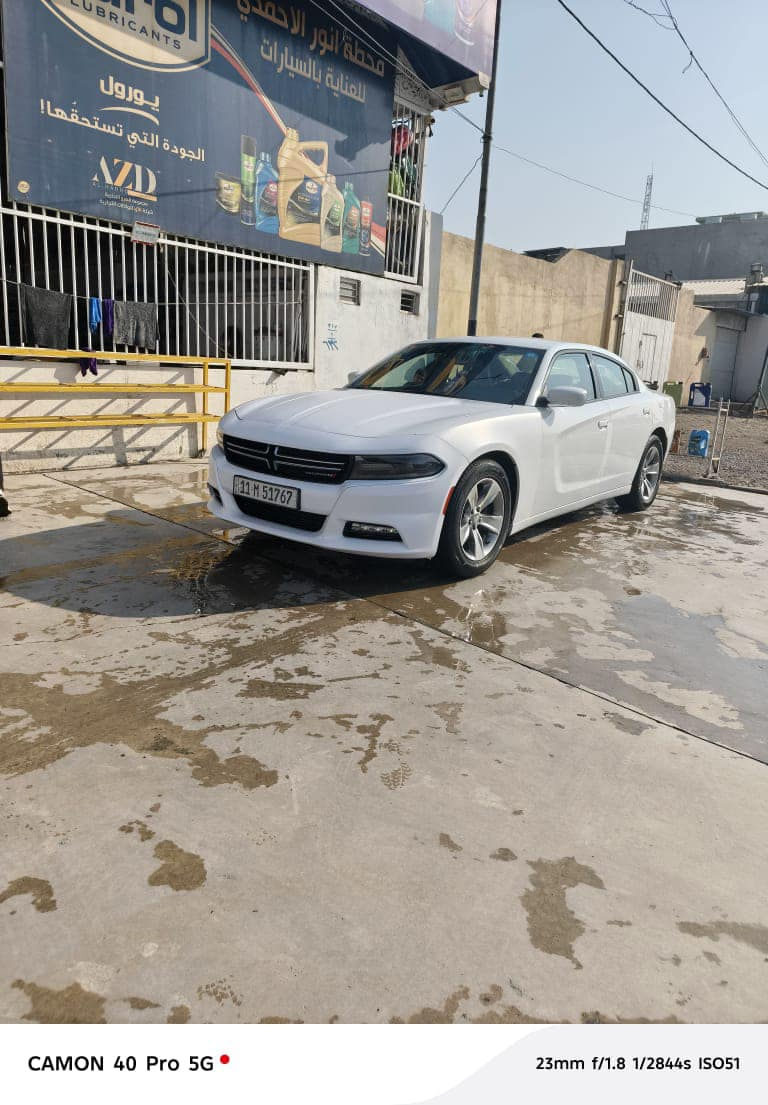 سلام عليكم ورحمة الله وبركاته جارجر ١٩لبيع سياره بسمي بيه نص جاملغ خلفي وباب مبدل شبر بنيد بارد سياره كامله حداديه تبريد تخم تاير السعر ١٩٥ وبيه مجال عنوان بغداد ***********
