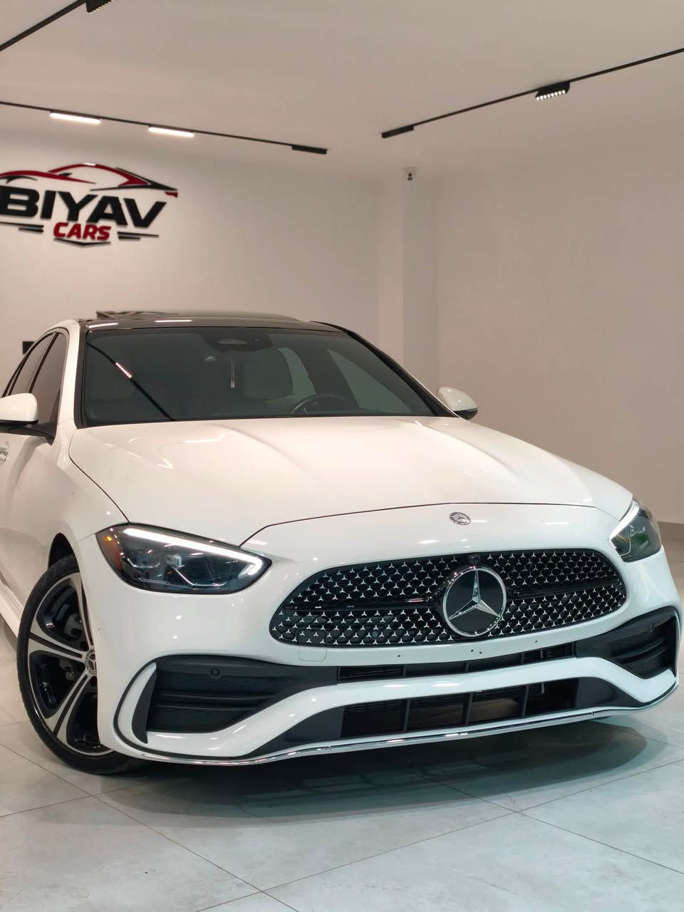 🔥 للبيع | Mercedes-Benz C300 AMG | موديل 2024 🔥
فخامة مرسيدس… وتقنيات الجيل الجديد.🇩🇪

🤍 اللون: أبيض
🤎 الداخلية: كريمي فاخر
 الوارد: أمريكي🇺🇸
📍 الممشى: 60 ألف مايل

⚙️ المحرك:
✅ محرك 2.0 Turbo
✅(هايبرد خفيف) Mild Hybrid
✅ أداء قوي مع استهلاك اقتصادي للوقود
✅ قيادة ناعمة واستجابة ممتازة

✨ أهم المواصفات:
✅ باكج AMG
✅ مقاعد جلد كهربائية مع تبريد + تدفئة + مساج
✅ فتحة سقف كهربائية (سلايد)
✅ صندوق خلفي كهربائي (فتح وإغلاق أوتوماتيكي)
✅ إضاءة داخلية محيطية بـ 64 لون
✅ شاشة وسطية كبيرة مع عدادات رقمية Full Digital
✅ ابل كاربلاىApple CarPlay & Android Auto
✅ تشغيل بصمة (Push Start)
✅ دخول ذكي (Keyless Entry)
✅ مثبت سرعة
✅ مساعد اصطفاف (Park Assist)
✅ رادارات قيادة
✅ حساسات أمامية وخلفية
✅ كاميرا خلفية
✅ نظام اختيار أوضاع القيادة (Dynamic Select)
✅ مكيف أوتوماتيكي ثنائي المناطق
✅ مقود AMG متعدد الوظائف
✅ جنوط AMG رياضية
✅ مصابيح LED
✅ مواصفات وتجهيزات عديدة أكثر من المذكور.

🚘 السيارة بحالة الوكالة، نظيفة جدًا، وجاهزة للفحص بأي مكان.

💰 السعر: 348 ورقة

عنوان السيارة: دهوك معرض بياڤ

📞 للتواصل: ***********

إذا تبحث عن C300 AMG موديل 2024 بمواصفات كاملة، محرك Mild Hybrid اقتصادي وقوي، وفخامة مرسيدس المعروفة، فهذه السيارة تستحق المشاهدة.

للجادين فقط.
