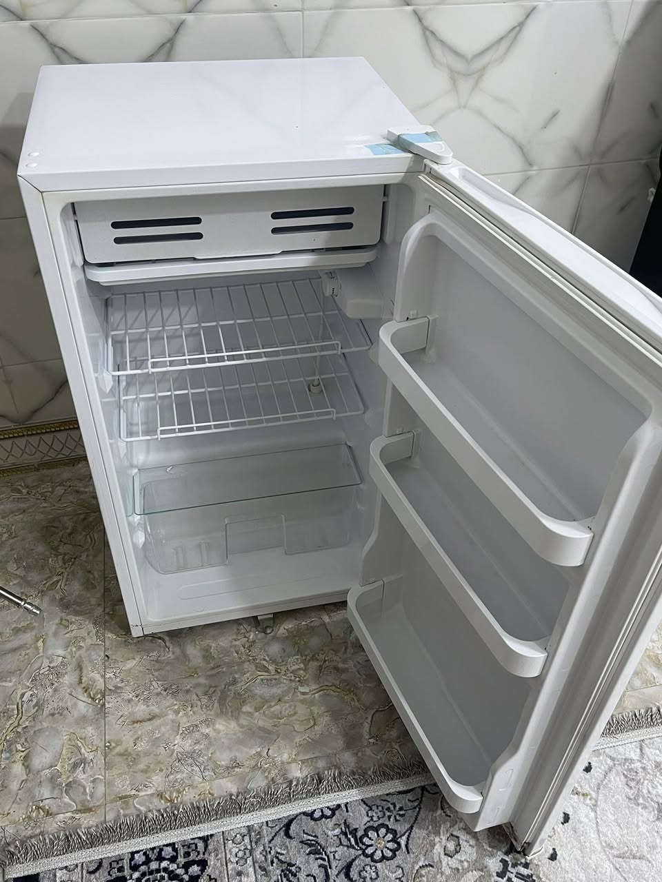 ثلاجه مال غرفه نوعية ميديا تخبل ليريدها يراسلني خاص سعرها 150 وبيها مجال لان جديده تفيد ليريد يتزوج


**إذا كنت صاحب هذا الإعلان وتريد حذفه لأي سبب، رجاءا أرسل رسالة إلى الدعم الفني**