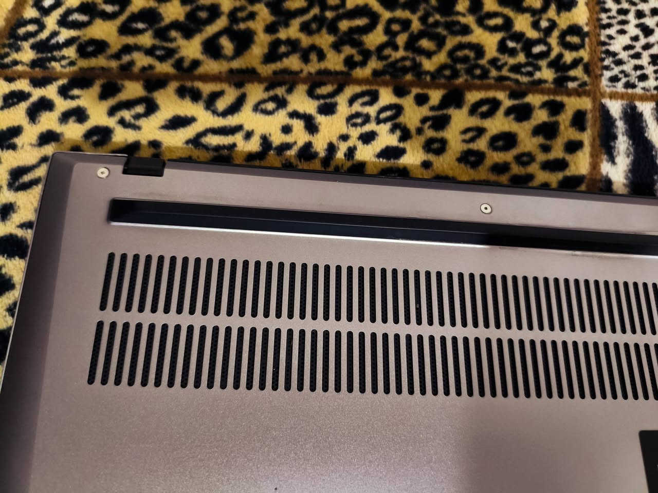 للبيع 
انفنكس  inbook x1 pro 
الهارد 512 ssd
المعالج انتل  core i7  جيل العاشر 
شحن بقدره 67 واط 
يوجد فيها بصمه اصبع 
وباقي المواصفات داخل الصوره 
مكاني ديالى الخالص توصيل ماكو 
النضافه 97
رقمي *********** بي واتساب
