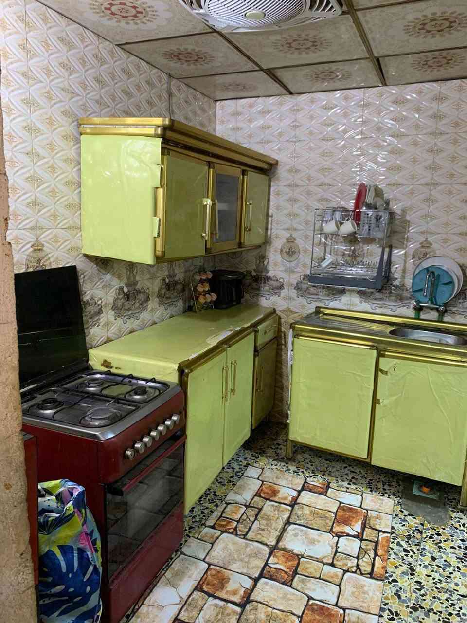 سلام عليكم 
#نص_بيت_للبيع_طابقين
المساحة 75متر
الحيانيه شارع السيد على الثالثه بالخدمي 
طابو ملك صرف مفروز 
بي غرفتين وحده فوك وحده جوه وديوان ومطبخ وصحيات 
#السعر_71_ وبي_مجال_بسيط
للاستفسار الاتصال على 
***********
