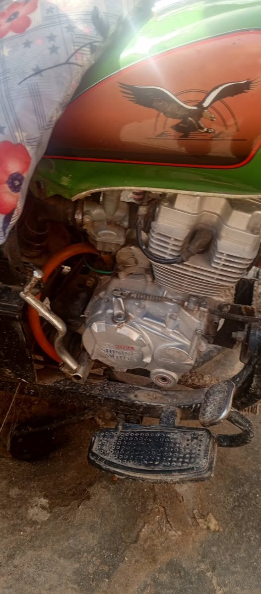 السلام عليكم ستوته للبيع مديل21 اوراق مكتب حسين بسمي كهربائيات كله شغاله ضفيره جديده مكينه ناعمه تشتغل سلف هندر مكانه كربلاء حي الغدير السعر 1600 غير متواجد على الفيس ***********
