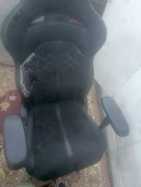 سلامو عليكم كرسي مال بث للبيع السعر. 75 مكانه بياع  نضافه  80 من  100 ...