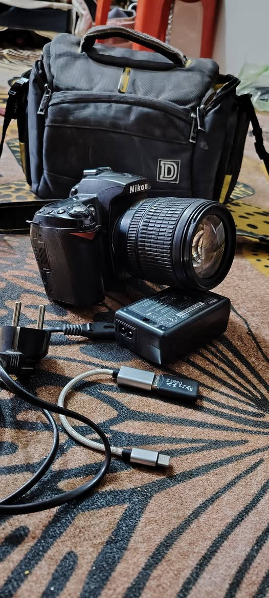 كامرا نيكون D90 أستعمال قليل للبيع ب 250 ألف قفل  مكاني حله شارع 60
***********
