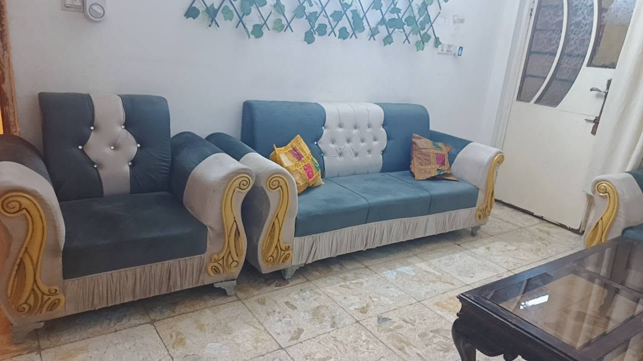 تخم نضيف جدا عشر مقاعد سعره 500التواصل واتساب ***********
