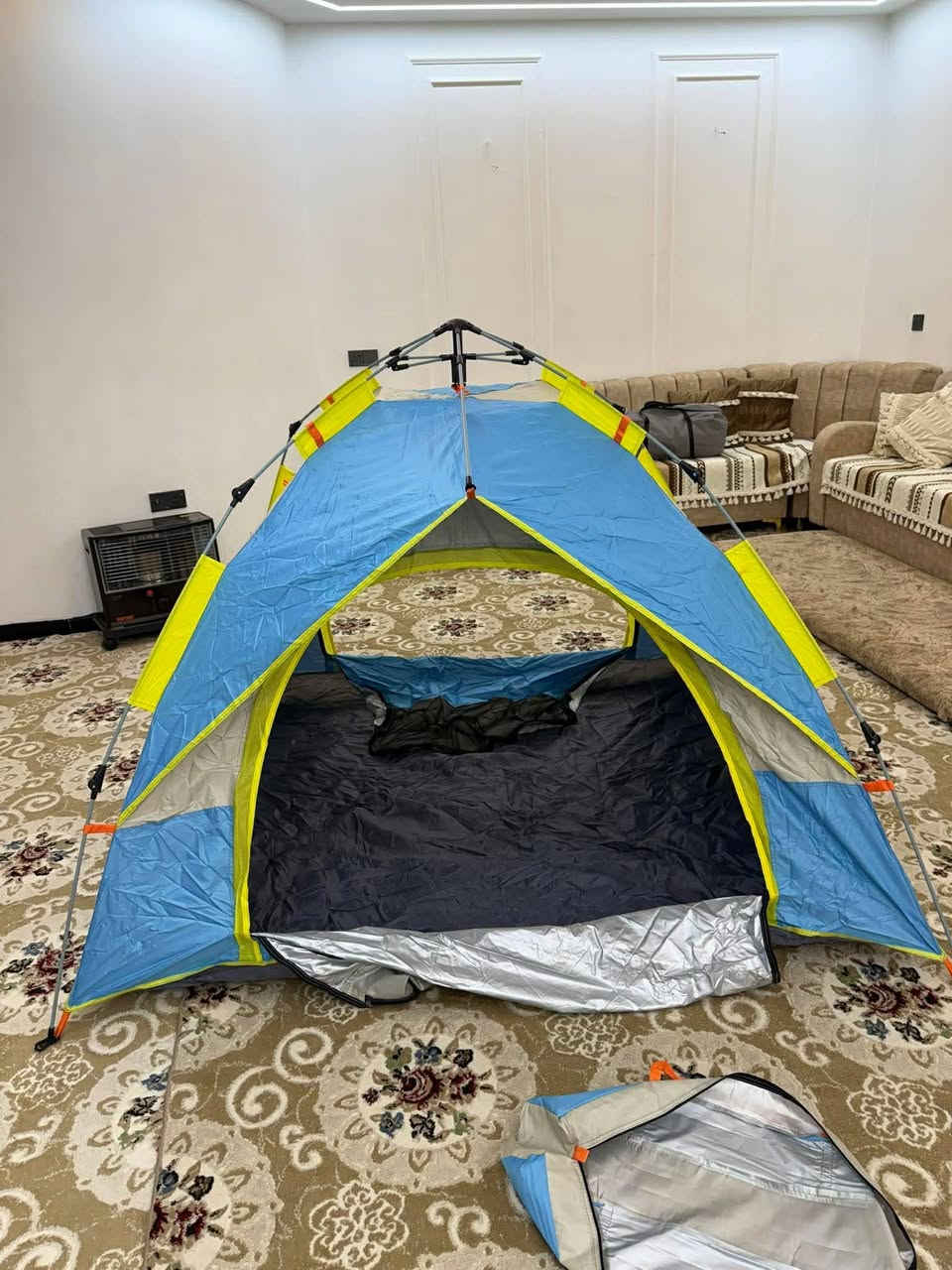 خيمه جديده اوتماتيك قماش مطري تحتوي على بابين وشباكين وناموسيه كامل ملحقات سعر 25 الف اول تم. يوجد توصيل *********** بي واتس اب...
