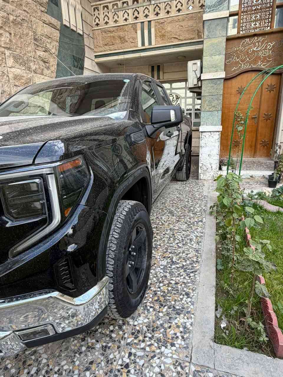 جي ام سي سيرا 2023 السعر بلاش 265
دخول جديد رقم اربيل باسمي )  
حادثها جاملغ وربع البنيد بدون اريباك ستيرن فقط يعني بيها صبغ قطعتين 
السياره بحالة الزيرو ماشية 13 
 محرك 8 سلندر 5300 سي سي 
. شاشه كبيرا (كار بلي & اندري اتو ) 
. كشنات مخمل 
. غطاء صندوق ذكي كهربائي تحكم ريمونت وتحكم من خلال الهاتف مع انارة 
  لايت زنون 
 تحديد مسار 
  تحديد سرعه 
  تحذير عند الاقتراب من الاشخاص 
  شاحن وايرلس 
 تشغيل عن بعد 
 اتو ستوب 
 ماشيه فقط 13 الف السيارة بحالة الزيرو 
السيارة بعد احلى من الصور 
 تايرات جبلي ونظام تعليق جبلي 
 ويل جبلي اسود بلاد 
 عنواني بغداد 
***********
