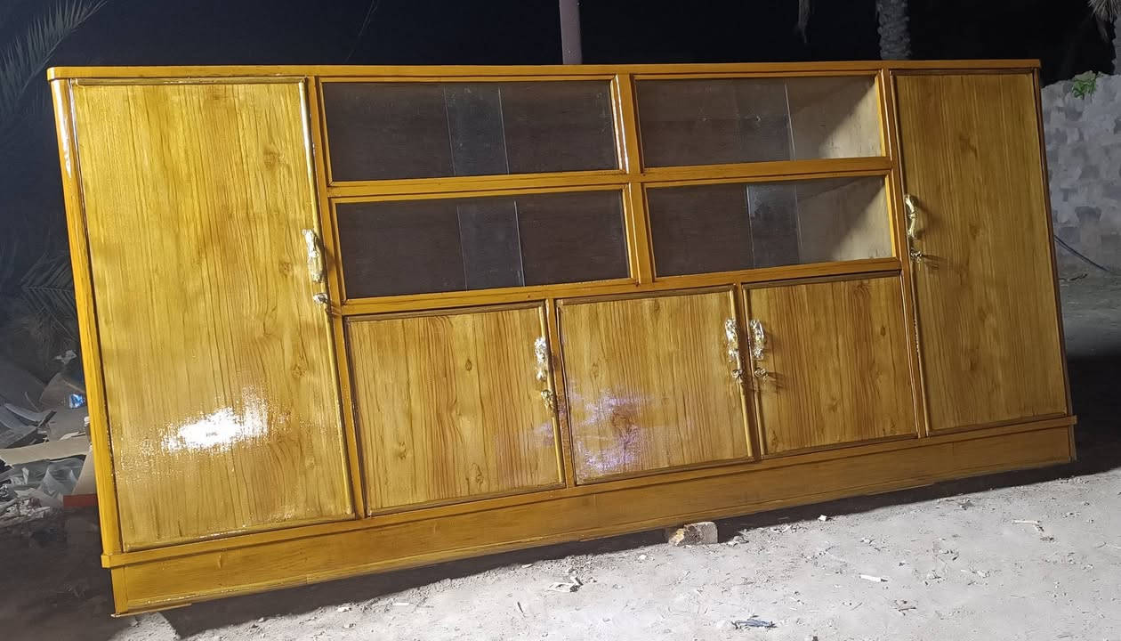 بوفيه تسكام نضيفه الطول 3 امتر  المكان الشاميه السعر ب 225 وهذا رقمي ***********
