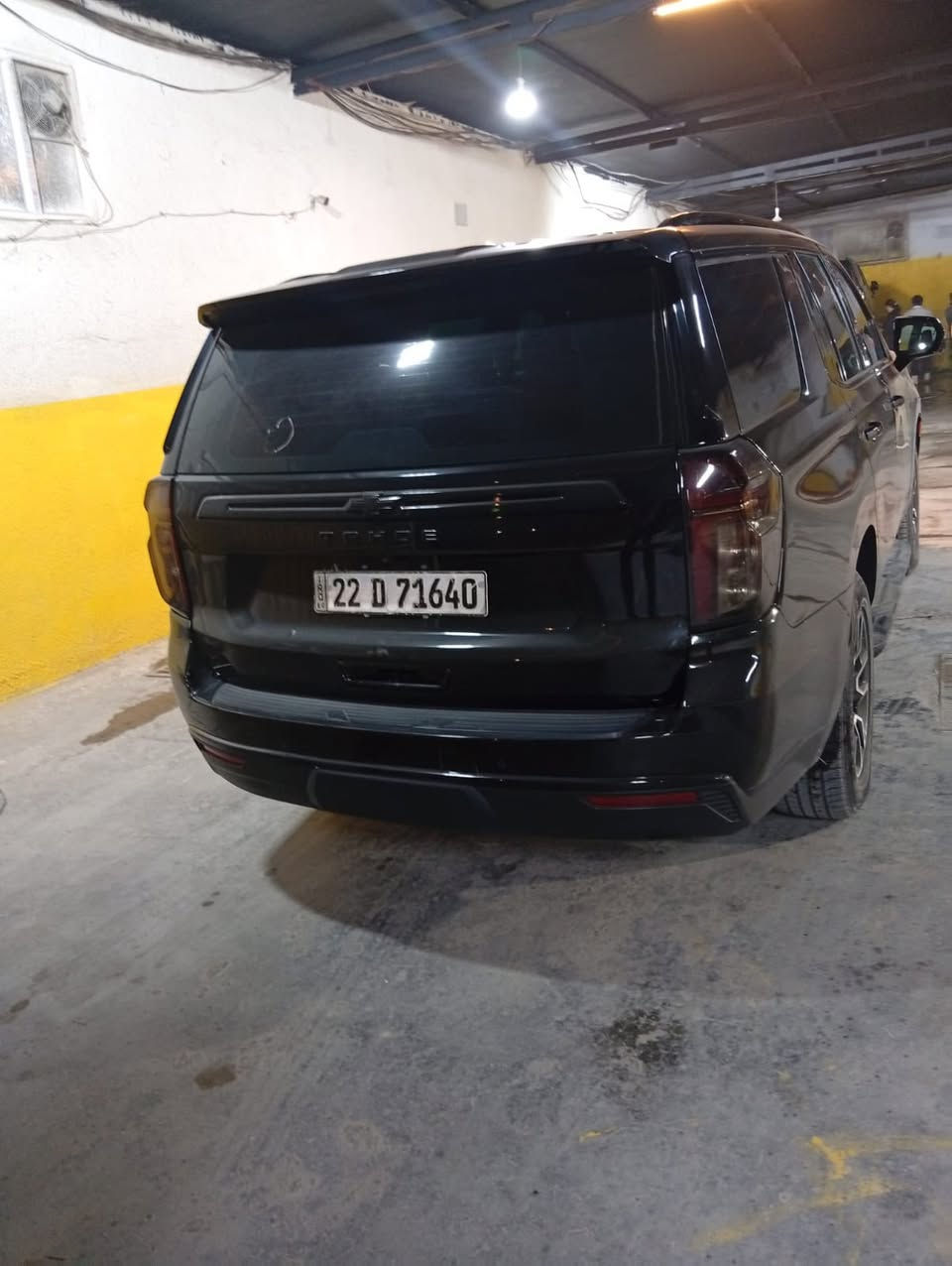 تاهو موديل 21 خاليج فقط بيه أربع صابع صبغ بل بنيد فول سيارة مغلف سيارة بل كامل سعره 435 وبيه مجال رقم ***********
