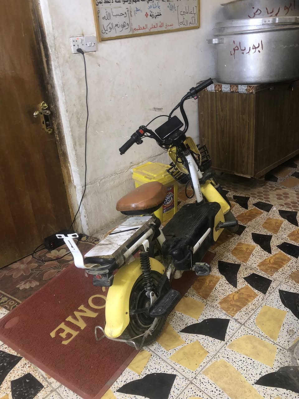 سلام عليكم
بايسكل شحن موديل ٢٣ حجم ١٤ يرادله 
ترتيب شغال بطاريات نص عمر مابي اي خلل
مكاني بلد سعر ١٤٠ وبي مجال


**إذا كنت صاحب هذا الإعلان وتريد حذفه لأي سبب، رجاءا أرسل رسالة إلى الدعم الفني**