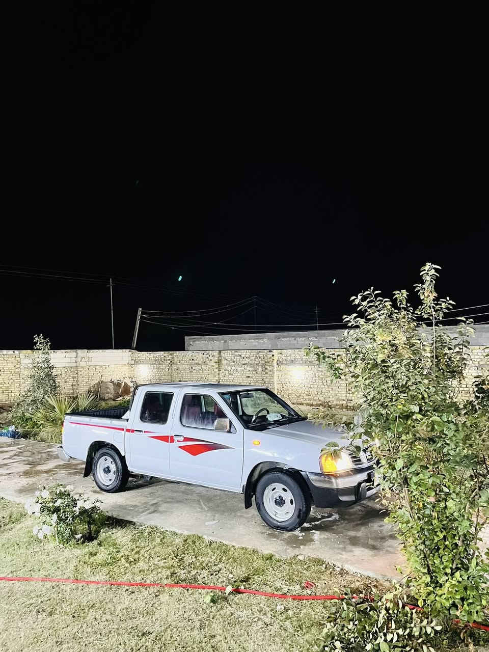 سـلام عـليكم *********** ☎️📞
بيكـم نيسان سعوديـه 
موديل 2012
السياره كفاله عامه ما عـدا بارد شويه بل جاملغ الوره صفحت السايق 
السياره خير من الله كير مكينه تبريد تدفئه حداديه جديده 80/100 السياره مالت جناي علا نضافه وجدده السياره كلها علا بلادد 🩶🆕رقم بصره مشروع وطني مداور لمته ما يـعجبك اداورلك سـنويـتها لسنـة 2029 العـنوان الدوانيه السعر مناسب تصل علا رقم 👆🏻
