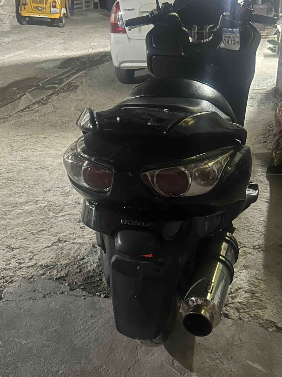 السلام عليكم دراجه فورزه 09 لون اسود خير من الله اي نقص مابيه محرك كير بلادي كفاله عامه الدراجه خير من الله كير 7  نمر تفدئات يدات  بصمه سبورت رياضي اي نقص مابيه الدراجه الاستفسار الاتصال عله رقم *********** او مراسله الرقم
