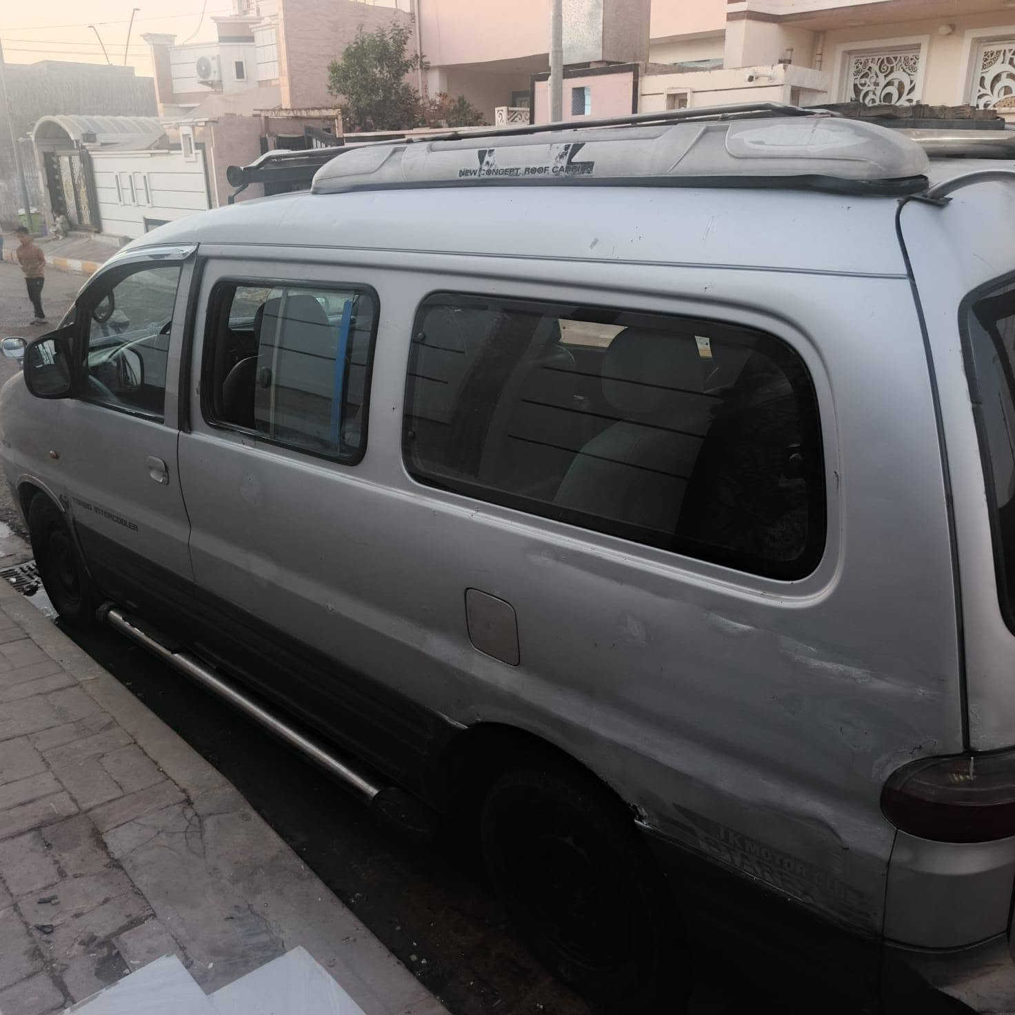 فان ستاركس 
موديل 2005 
رقم بغداد 
سيارة مكفولة من صبق
وضرر 
للبيع طالبين بيه 45 ورقه بيه مجال 
عنوان الرمادي الخمسة كيلو
شراي يتصل على هاذ رقم 
***********
