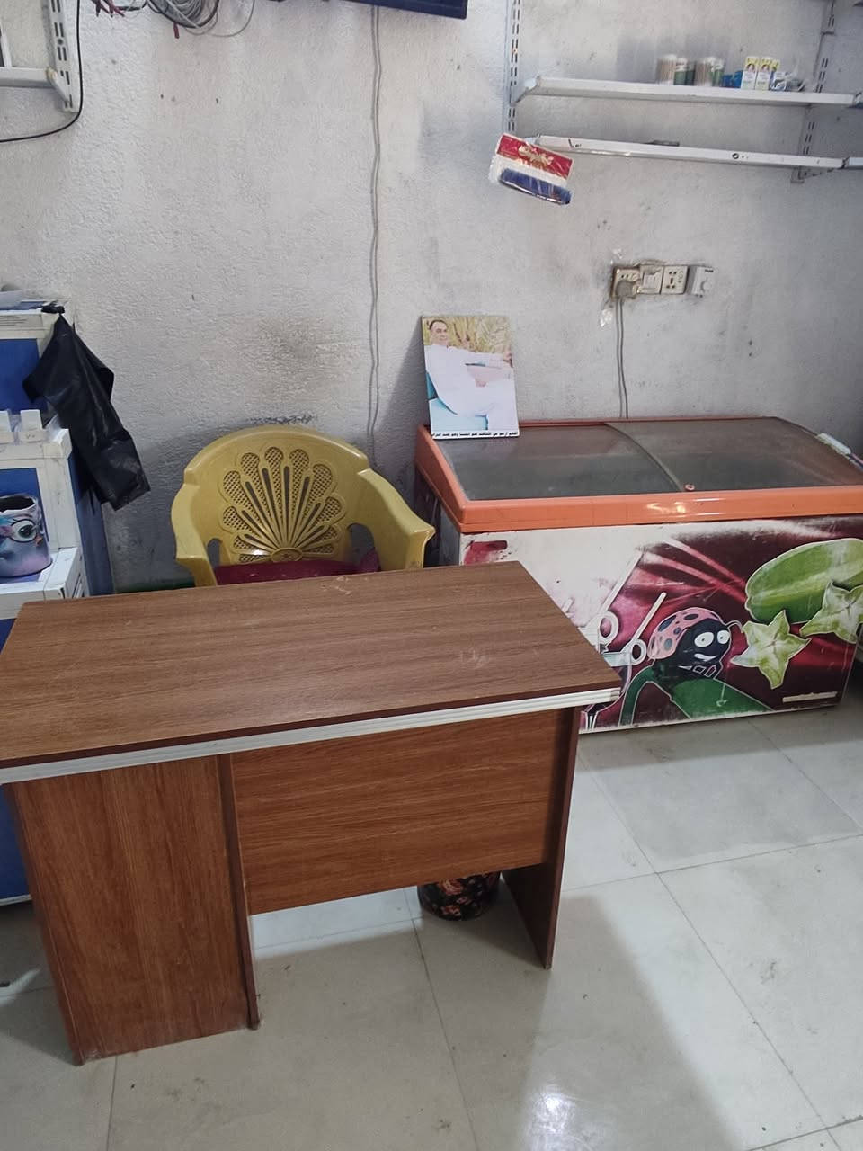 محل كامل للبيع المكان العكيكه مقابيل مركز شرطة الجديد 
***********
