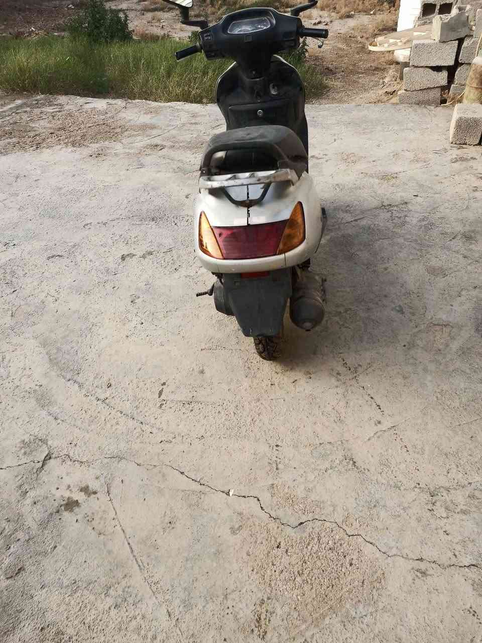 دراجه سبيسي ياباني للبيع
الدراجه كفرات اصلية 
وكابريتر اصلي 
الدراجه مجفتى تجفيت جديد 
كلها شغالة كهربائيات لايت عالي ناصي 
المكان كوت منطقة البيضاء 
السعر 500


**إذا كنت صاحب هذا الإعلان وتريد حذفه لأي سبب، رجاءا أرسل رسالة إلى الدعم الفني**