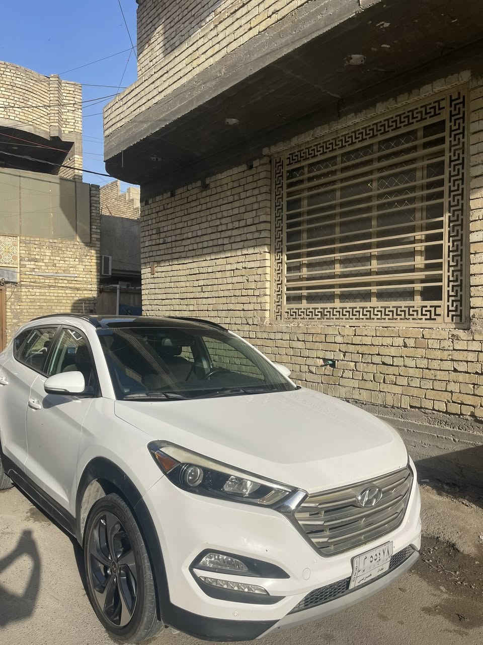 السلام عليكم توسان للبيع موديل ٢٠١٧ وارد مابيه حادث بيه شويه بالبنيد بانو رامه بصمه صندوق كهرباء كامرات ماميه خلفيه حساسات اماميه خلفيه ماشيه ٥٠ رقم الهاتف ***********
