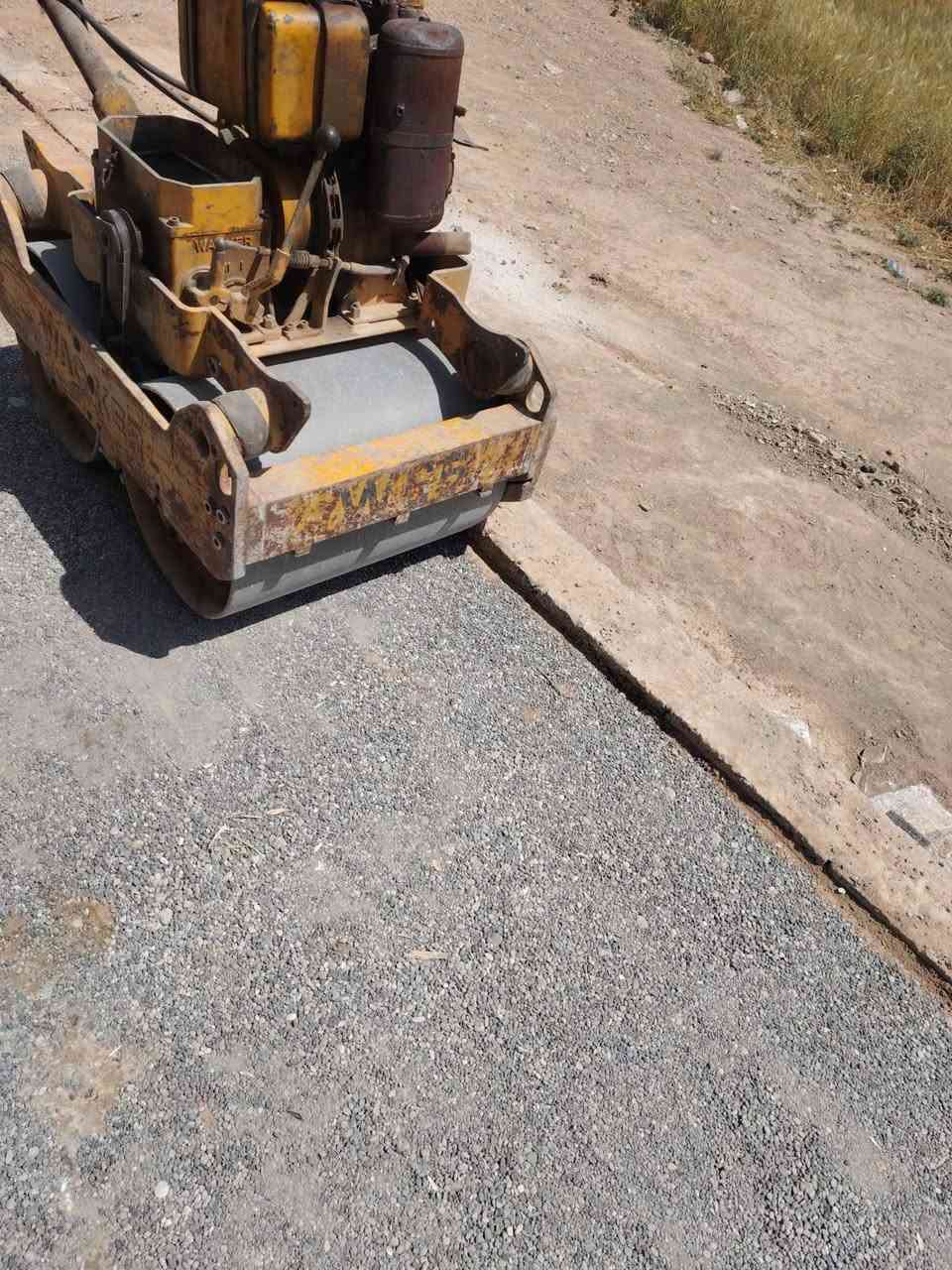 السلام عليكم 
يوجد حادله الوزن 1طن 
لحدل البيوت أرصفة حدائق قاعات 
الاتصال على الرقم 
***********
