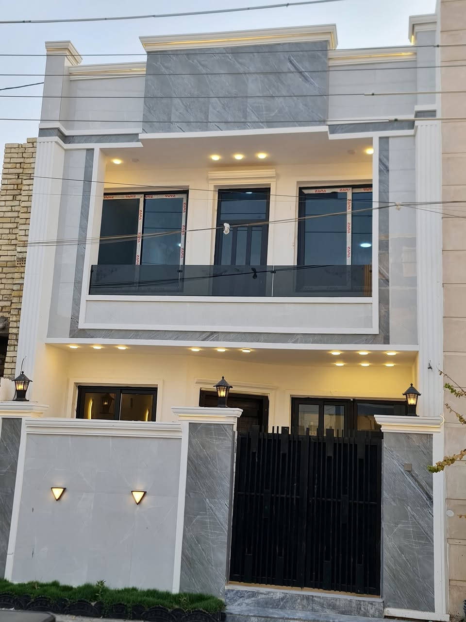 🏡 للبيع – دار جاهز للسكن 🏡
🔹 الموقع: بغداد – الدورة – البوعيثة
📌 مجمع السلطان الاول ، ثامن فرع من الشارع العام

تفاصيل العقار:

✅ المساحة: 100 متر
✅ الواجهة: 6.25 متر
✅ النزال: 16 متر
✅ عدد الطوابق: طابقين وبيتونه ✅حديث
✅عرض  لشارع. 10م
مواصفات البناء:

✔️ 3 غرف نوم واسعة
✔️ استقبال مريح
✔️ صالة واسعة
✔️ مطبخ بتصميم عصري
✔️ صحيات عدد (2)
✔️ تشطيب درجة أولى مع جميع الخدمات

🛑 ملاحظة: الدار جاهزة للسكن فورًا
🛑 البيع مباشر من المالك بدون دلالية

📜 نوع العقار: طابو زراعي – سند 25 – إقرار محكمة

📞 للاستفسار:
📲 اتصال أو واتساب على الأرقام:
☎️ ***********
☎️***********

📩 لمزيد من التفاصيل، تواصل معنا عبر الخاص أو الاتصال المباشر!
