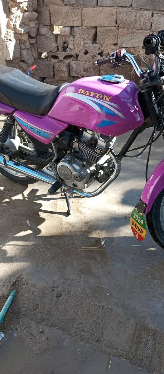 السلام عليكم بعد اذن المدير دايون عظم موديل 19اوراق مبدل الكفرات بلصل لون احمر دراجه كامله مكمله السعر 850 مكان كربلاء الامام عون *********** متواجد علا الفيس وهذه الرقم بي واتساب
