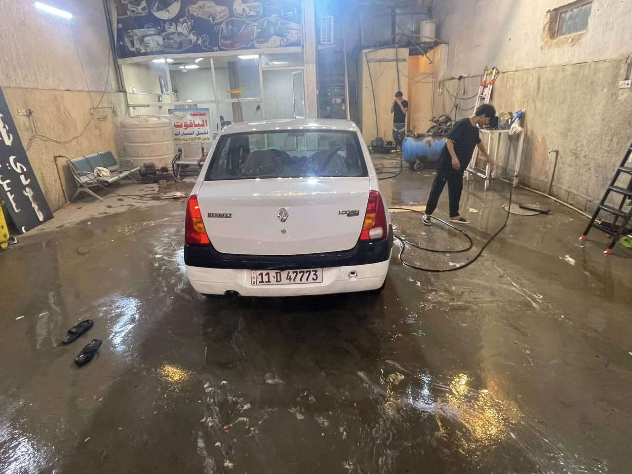 سلام عليكم رينو لوكان موديل ٩ السياره جديده ابمعنه الكلمه السياره جاهزه من كلشي ما ناقصها اي شي مكينه كير تبريد كفاله بيها فقط جاملغ خلفي معمر بارد واباقي ما بيها اي شي مكان السياره الشعب نهايت الفورتات معروضه ب ٣٩ وبيها مجال بسيط ***********
