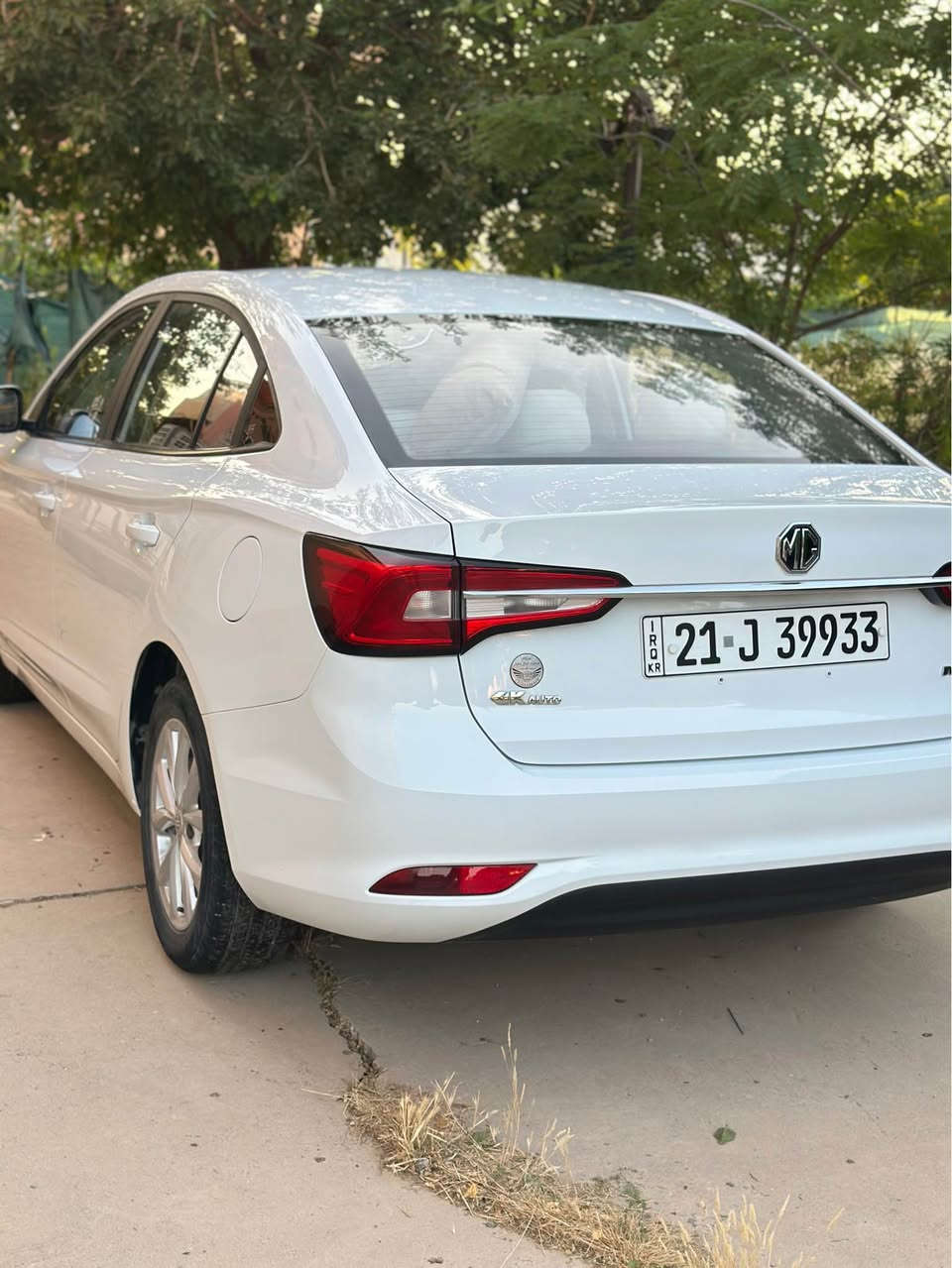 MG5 2023
بێ بۆیاخ هەموو گیانی بە شەرت تەنها یەک بستی چەمەلەخی لای سایەق ساردە و دوو شوختی بچوک لەسەر بۆنیتەکەیەتی   ٣٦٠٠٠ کیلۆمەتر رۆشتوە  سەیارەکە زۆر بەخبوتە و بێکێشەیە 
 ٩٦ گەڵاو مەجالێکی کەم 
گەر موشتەری نیت تێل مەکە بەرێزم 
*********** السليمانية, العراق
