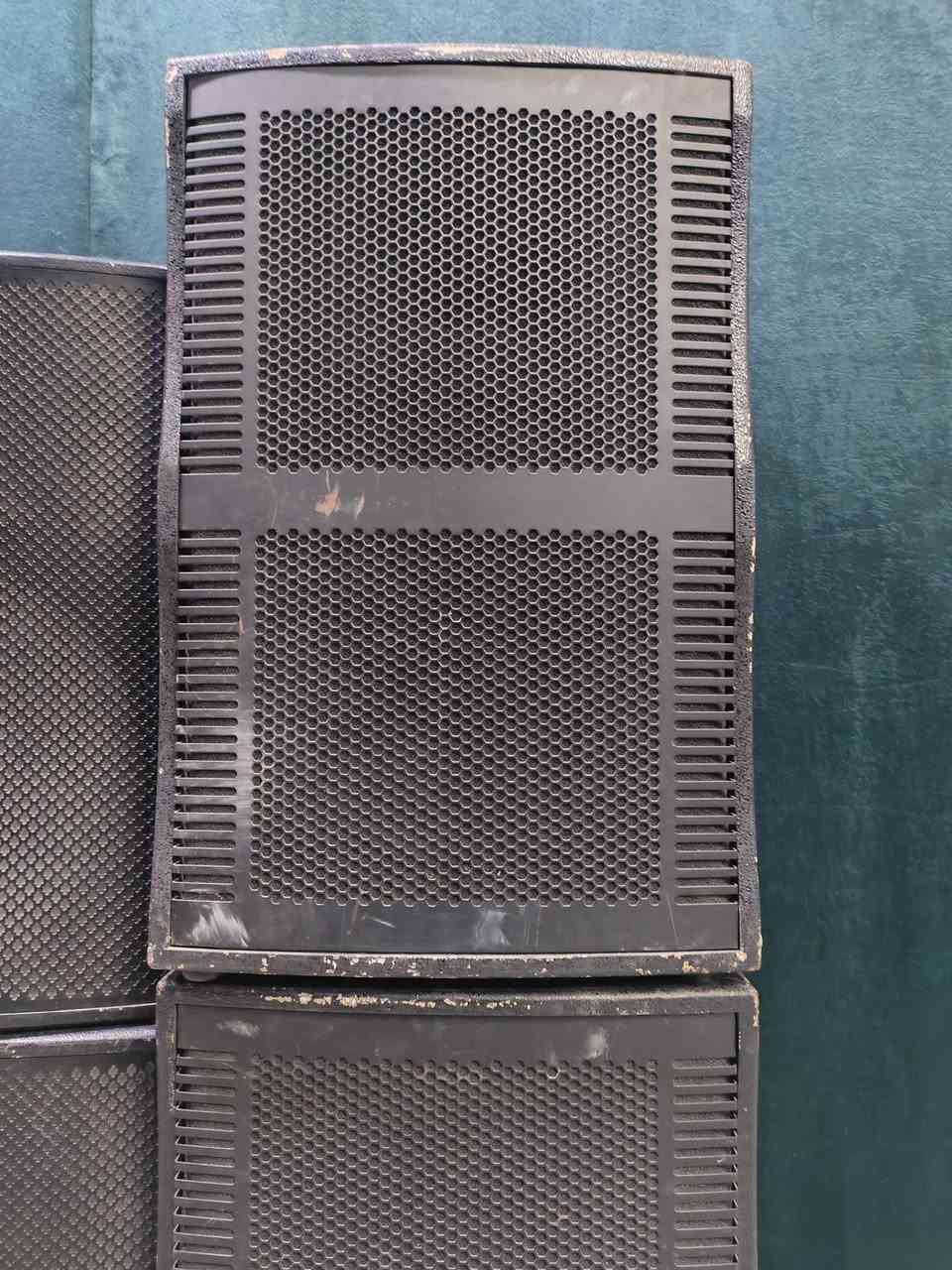 السلام عليكم
سماعات لبيع 
زوج.      rcf 
زوج       mj
زوجين ساوند كنك
انتصال على الرقم 
***********
