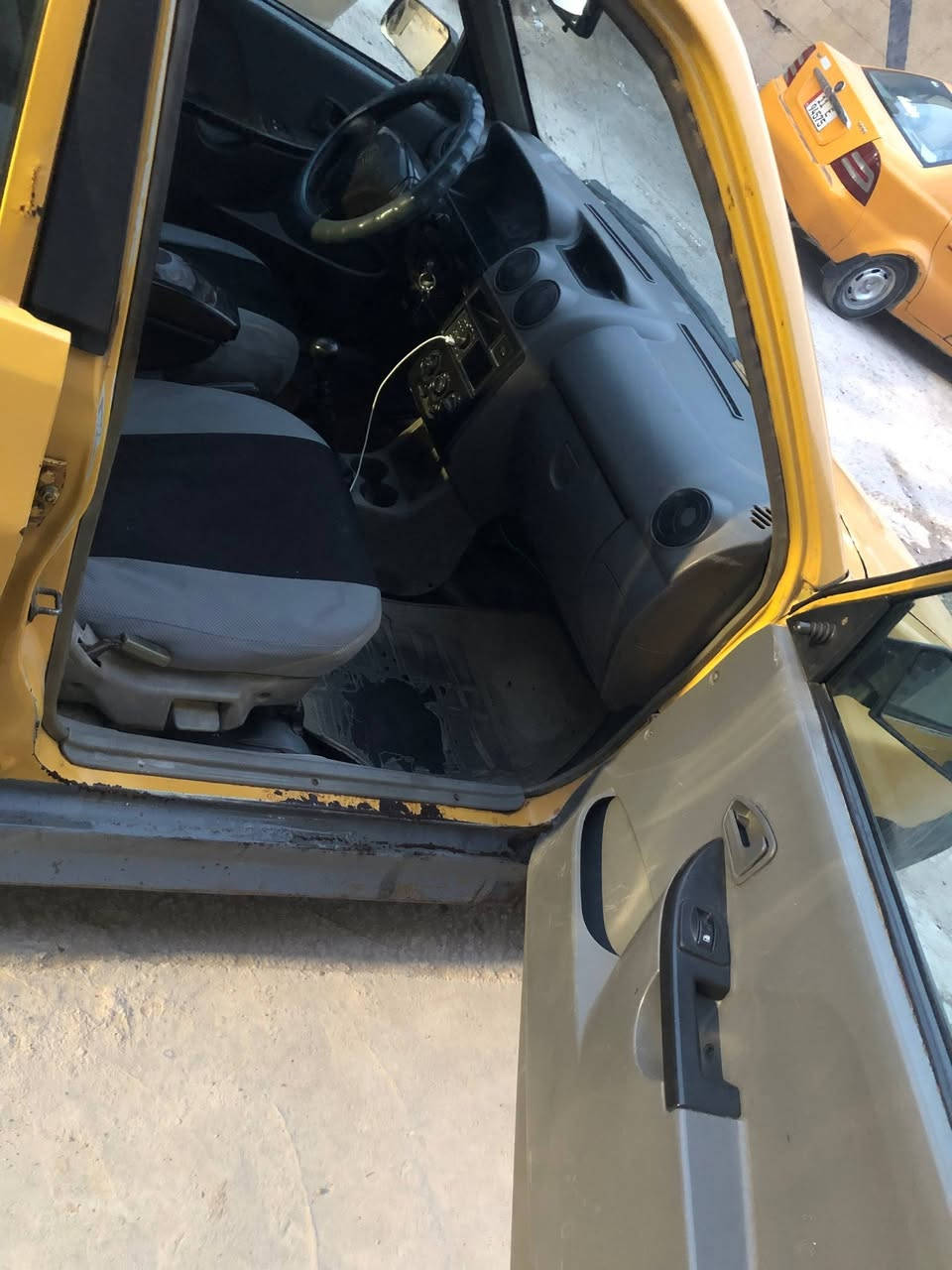 السلام عليكم ورحمة الله وبركاته
سايبا موديل 2009
سنويه  لل 2027
شواصيها زينات 
تخم تاير جديد 
صدر جديد 
تبريد منظومه كله جديده 
دوسات نازله رياضي خياسات كله مسويها السعر18
التواصل *********** او 
***********
