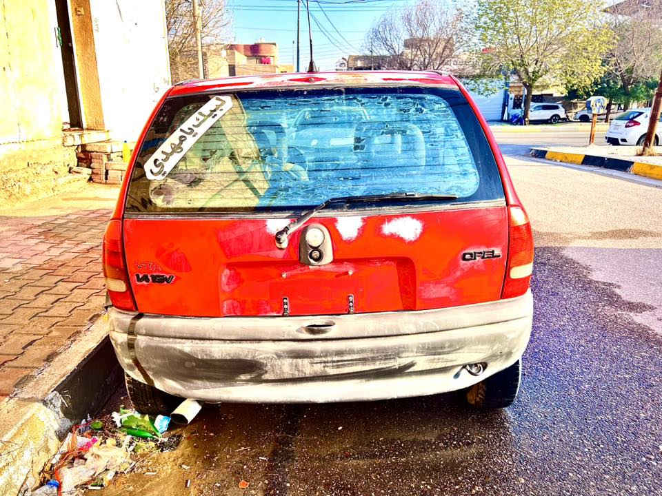 السلام عليكم 
اوبل فيتا ٩٦  بدون صبغ فقط جاملغ واحد
السياره يحتاجله اشويه ترتيبات 
رقم كربلاء مميز
السعر ٣٥ وبيه مجال قليل
موبايل ***********
