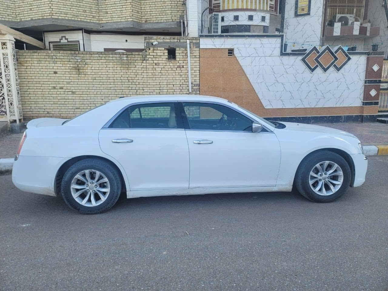 السلام عليكم للبيع  اوبامه  موديل 2012 وارد امريكي السعر 135 وبيه مجال التفاصيل داخل السونار  العنوان ميسان   انا مكلف بالنشر الاتصال  على  صاحب السياره***********//***********
