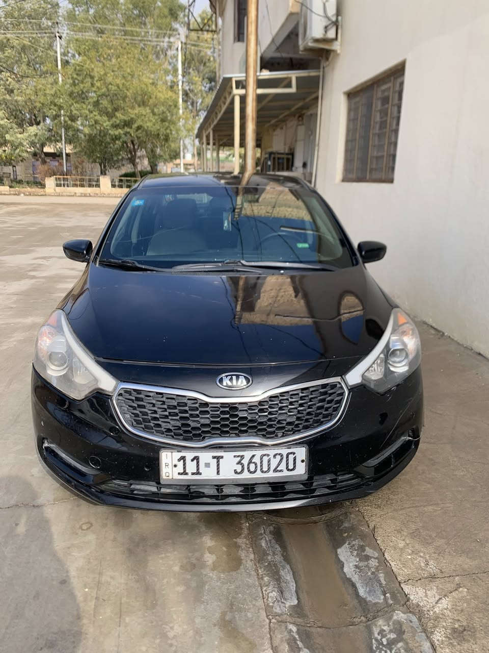 السلام عليكم 
كيا فورتي كير ومكينه مكفولات ضرر موجود بالسونار بدون دواخل سياره باسمي السعر ١١٠ ..الرقم ***********
