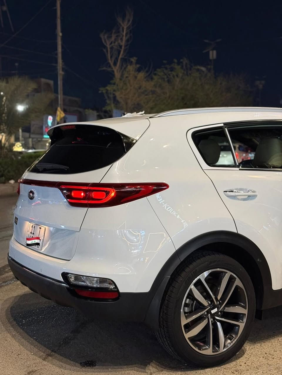 السلام عليكم اخوان كيا سبورتج موديل ٢٠٢٠ بحالة الزيرو رقم بغداد باسمي من الزيرو جديدة جدا جدا  من النوادر مكفولة كفالة عامة من صبغ بارد تبديل شخوط نكراش ماشية ١٦ الف بعدها بجياست الشركة المواصفات بيسك حساس امامي خلفي اشاير بالمري ٣ وضعيات قيادة فول تحكمات ستيرن كروس سرعة داخل بيجي كشافات زنون ويل كبير سويج شحاطة وبعد بيها هواي مواصفات مكاني بغداد حي البنوك 
رقمي للاتصال *********** 

شراي جناي اتصل مو شراي ارفع المنشور ب يالله
