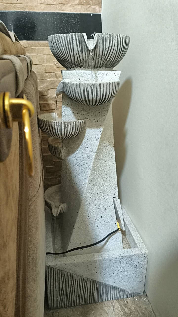 السلام عليكم نافوره للبيع السعر ٨٠ عنوان بغداد البياع ***********
