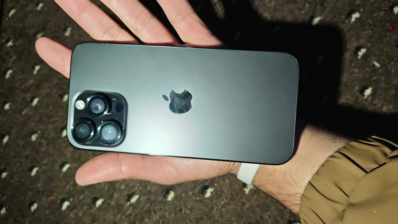 السلام عليكم
ايفون 14 برو ماكس نضيف بطاريه 84%
شرق اوسط 
 ذاكره256 لون اسود استخدام شخصي 
على وضع الشركه الك فحص وين متريد
سعره 850
رقمي *********** وتوصل خاص
