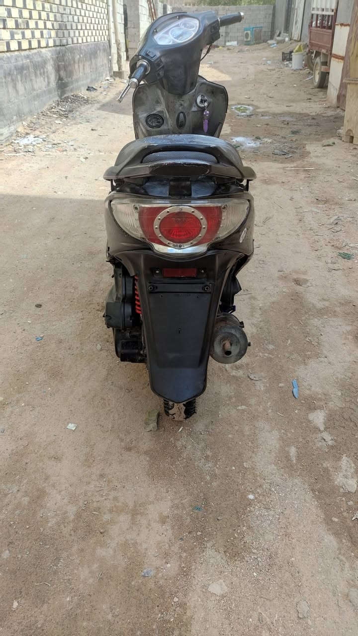 للبيع: كامكو G4 (جاهزة ومكفولة)
المحرك: بلادي (مامفتوح نهائياً) بوضع الشركة.
​التشغيل: نكرة سلف، وشلعة ومعدل. 
​الكهربائيات: كاملة وشغالة 100%.
​الحالة: دراجة كاملة وجاهزة من كلشي.
​📍 المكان: النجف الأشرف.
​السعر: 400.
 ***********
