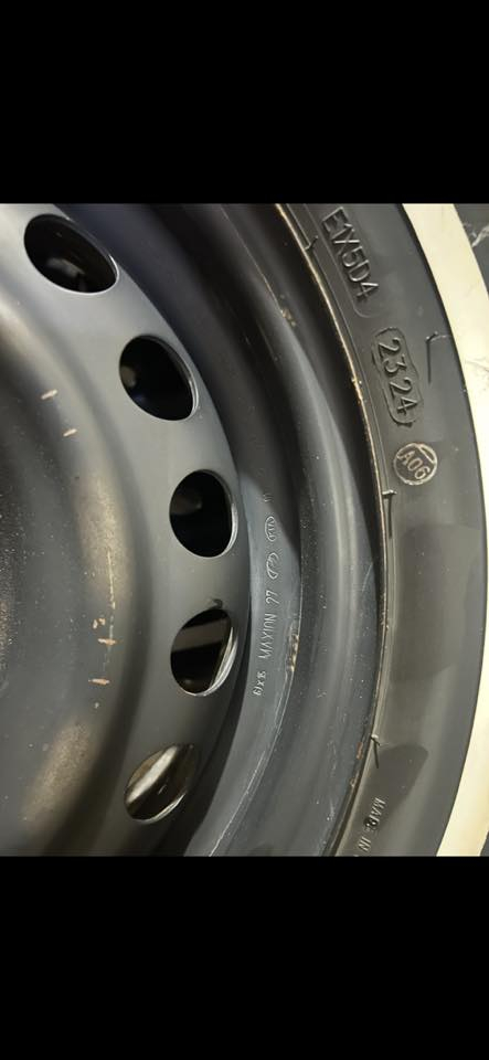 السلام عليكم
تخم تاير خط ابيضّ صيني نوع مارشلونه درجه أولى ناعم مع ويل اسود لبلادي مال وارد أمريكي يرهم النترا فورتي 

العنوان بغداد البلديات 

السعر 300بيهن مجال 

***********
