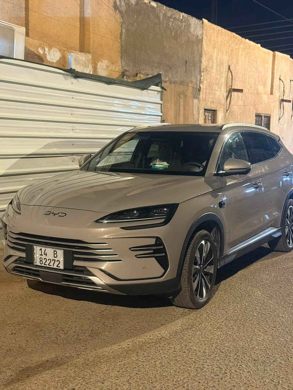 BYD 
موديل ٢٠٢٥ ماشية ٣٠٠٠ فول مواصفات للأخير هجين كهرباء وبنزين
تحويل مباشر رقم بصرة باسمي 
السعر المطلوب ٢١٠ وبيها مجال
رقم الهاتف (***********)
