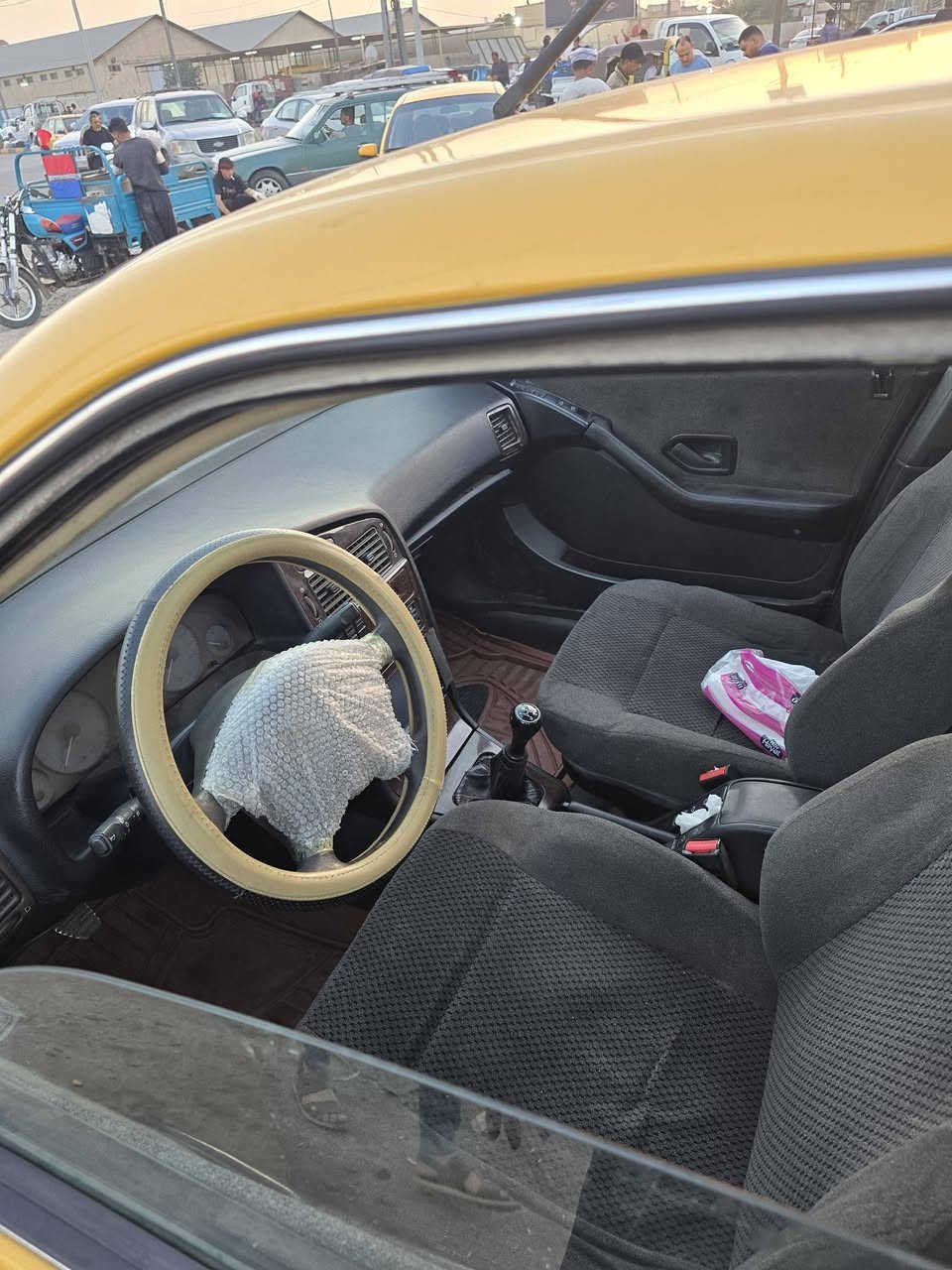 سلام عليكم بيجو بارص موديل 2015 ,بيه بنيد وهلاات سنويه جديده مصفره مكينه بيه تقيص  سعر 35 بيه مجل لطيبين ***********
