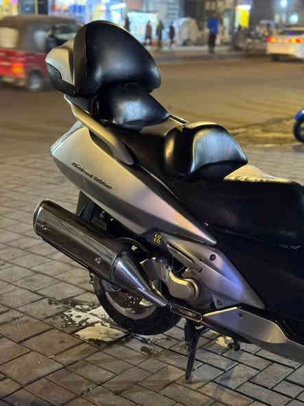 السلام عليكم دراجه سلفر ونج جديده مكفوله كفاله عامه حجم المكينه 600 الدراجه بحالت الوكاله المكان البلديات الشري يتصل ويدلل ***********
