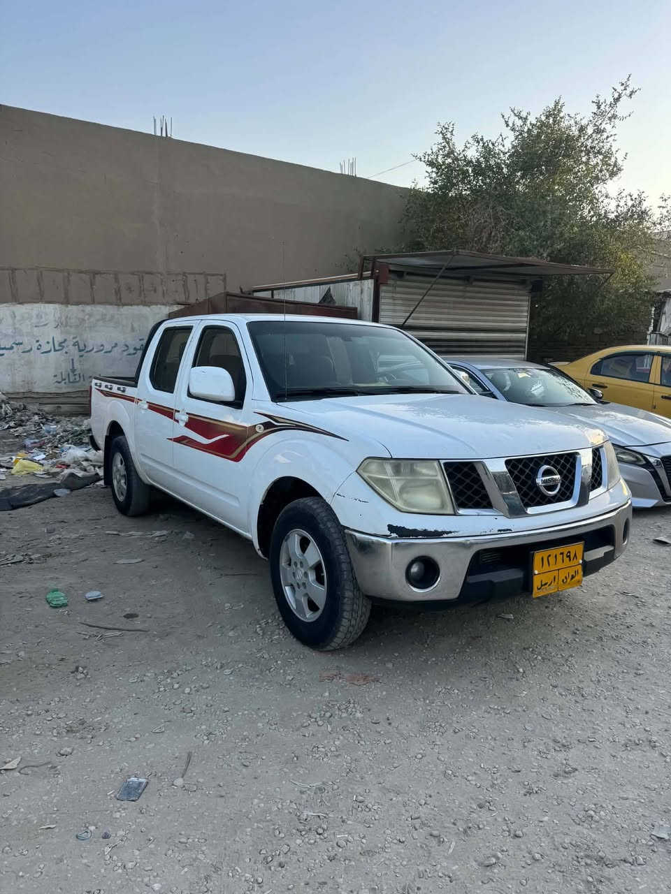 نيفاره 2011
السونار موجود بالصور
السعر 100 بيهه شي بسيط
مكينه كير حداديه تبريد كله مكفول 
للاستفسار *********** 
مكاني بابل مركز الحله
