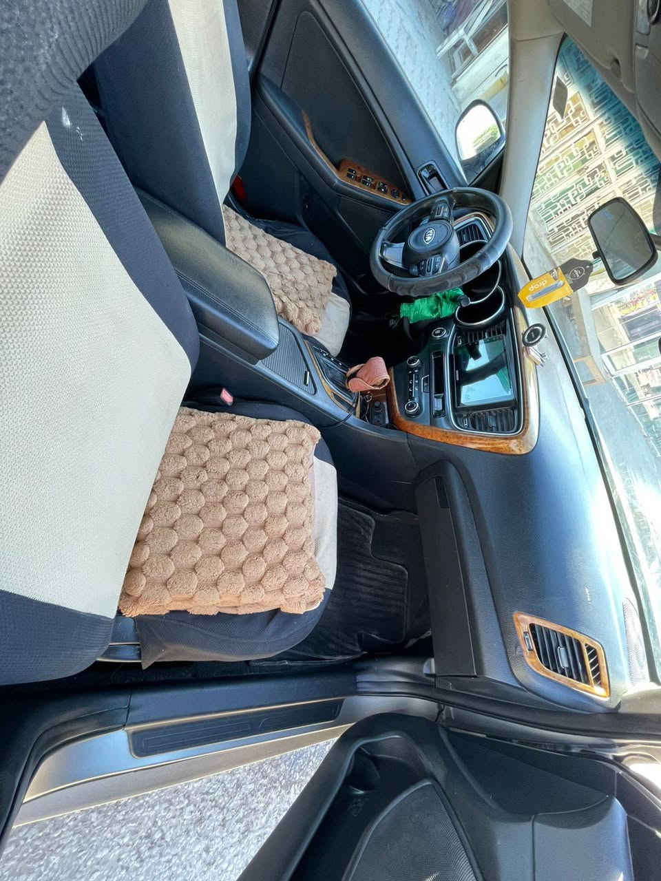 السلام عليكم سياره للبيع النوع كيه وبتيمه مديل 2014 كوري جاهزه من كلشي محرك وكير تبريد حداديه تمام  رقم نجف مكان السياره النجف السعر 109 وبيه مجال رقم الهاتف *********** النجف, العراق
