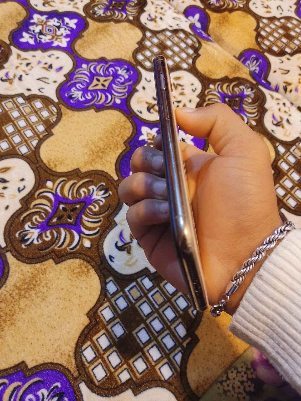 عدي ايفون اكس ماكس
ذ256
باتري 100
جهاز مبدل شاشه 
فيس ايدي واكف
جهاز امانت الله يخبل استخدام اتصال وتصوير وصوت بس شنو وكع مني ورحت بدلته شاشه وهم اخذله فتره وكفت شاشه بعد لعبت نفسي منه فا ابيعه هيج طافي واكيلود مبي وحتى إذا بي تخابرني اجيك افتحه الك واروح جهاز مراوس ب اكس او اكس ماكس أو 11قافل ايكلود اهم شئ فيس ايدي شغال ***********
