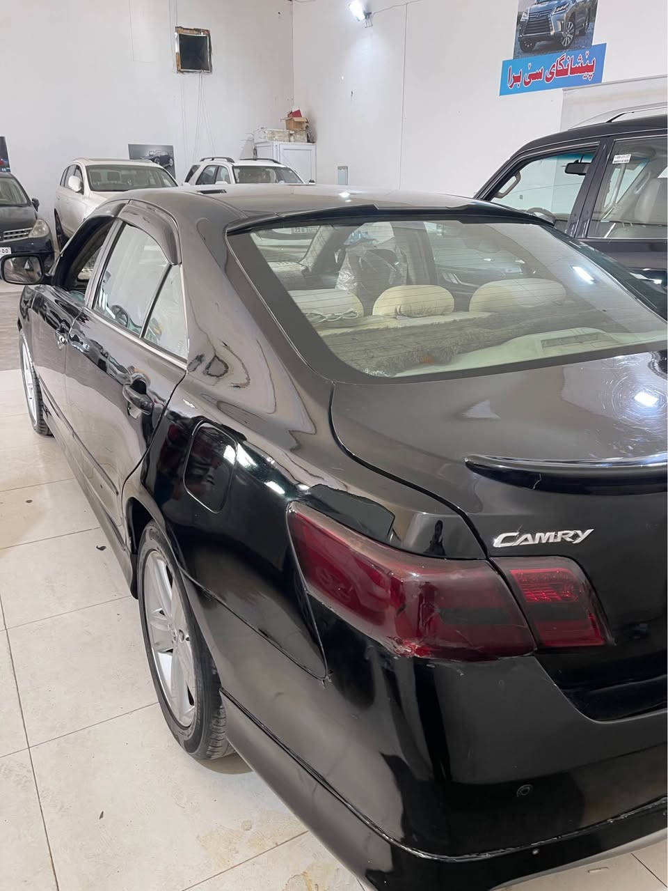 تۆیۆتا کامری 2008 ڕەقەم و سەنەوی نوێیە 
گێڕ و مەکینەی بەشەرت بڕاوەی بەشەرت تەحویل و غەرامەی بەشەرت 
سەیارەکە عام صبوغە 
سعری 75 گەڵا و مەجال 
***********
هەولێر بنەسڵاوە أربيل, العراق
