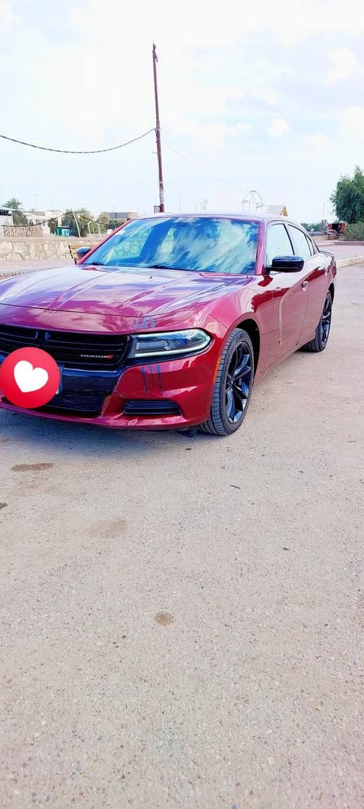 جارجر 18 اصل ماشيه ٢٨٠ الف ميل .. بيها كازكت .. حادثها مبين بالصور .. من دخلت العراق بيها شخوط البابتين الخلفيات..
جارجر اصل ١٨ بيهه كازكت .. حادثها مبين بالصور 
رقم بغداد بأسمي .. بيع فقط بدون مراوس .. 
معروضه ب ١٥٥ وبيها مجال قليل  .. بيهه شخوط بالبابتين الخلفيات .. ابيع على وضعها 
***********
