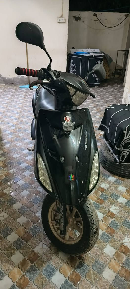 مرحبا أخوان عندي ادرس شغالة كلهة للبيع سعرها ٣٠٠ اوبيهة مجال حك جيتك وادلل عنوان تقاطع السادة الخاص موجود أو رقمي *********** وشكرا
