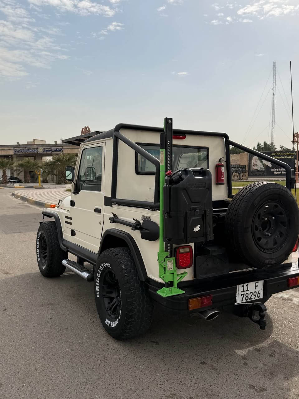 آسيا 1994
محرك وانجي 4 سلندر
گير عادي
تبريد شغال
السيارة مرفعة دبلات خلفية مو ورك
هوك امامي كهربائي
السترين ماطور كهربائي مو باور
طخم اطارات جبلي مع ويل كب
كهربائيات كلها شغالة من الدعامية للدعامية
رقم بغداد سنوية لل2030
هزة جديدة 
السعر 50$
*********** البصرة, العراق
