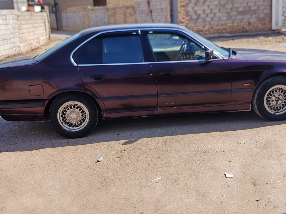 Bmw 525 مسكر فانوس موديل 1994 رقم اربيل بأسمي سنوية جديدة 
السيارة وارد ياباني تبريد وي السويج مكينة وكير نشطات وخير من الله ترايك للاخير 260 السيارة بيها البنيد شويه بداية جراد يعني بوليش يروح بس السيارة ما فارغلها اني السعر 65 وبيها مجال مكان السيارة الديوانية المركز  
*********** ديوانية, القادسية
